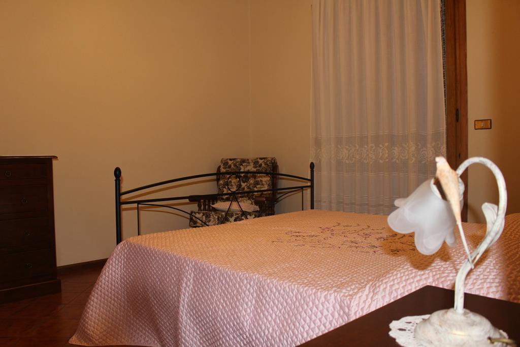House In Caramagna Apartment อิมเปรีอา ห้อง รูปภาพ